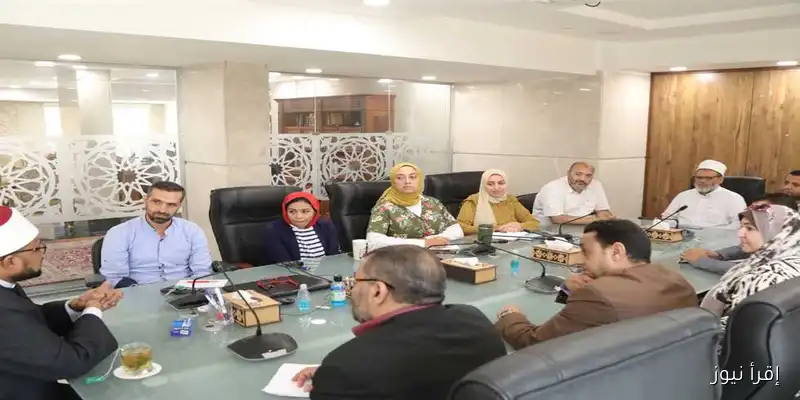 أمين «البحوث الإسلامية» يزور إدارات المجمع ويثني على جهود العاملين المتميزة