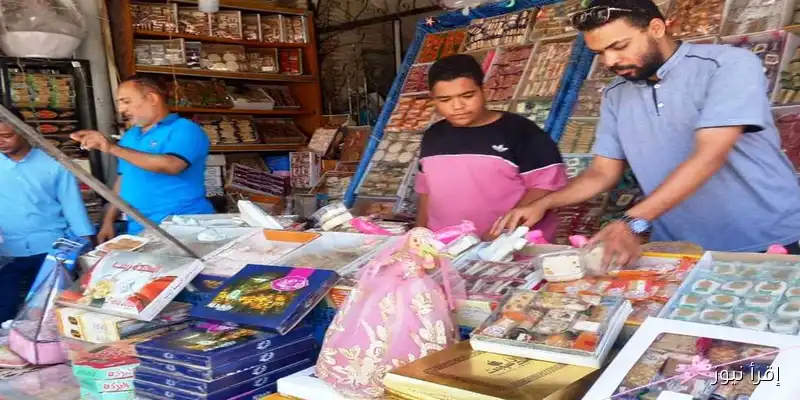 إعدام 90 كيلو من الأغذية غير المصرح بها في حملات تفتيشية لضبط الأسواق بإدفو بأسوان