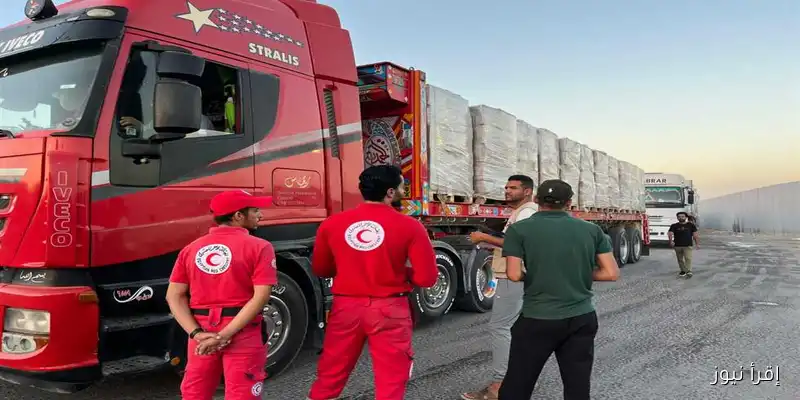 الهلال الأحمر المصري يرسل 3700 طن من المساعدات الغذائية والإغاثية إلى غزة ضمن “زاد العزة” الـ23