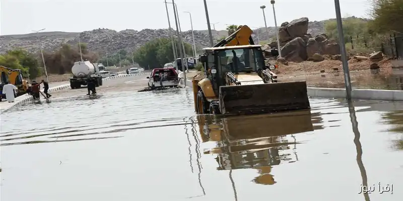 انفجار مفاجئ في خط الطرد الرئيسي لمحطة الكرور بأسوان يغمر طريق فيله-الشلال بالمياه