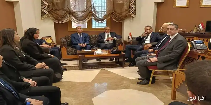 زيارة ميدانية لوزير الخارجية إلى القنصلية العامة المصرية في جدة: تعزيز الروابط الدبلوماسية