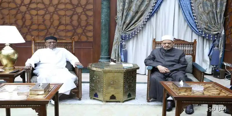 شيخ الأزهر يستقبل رئيس جامعة الملك فيصل في تشاد لتعزيز التعاون ودعم الشعب التشادي