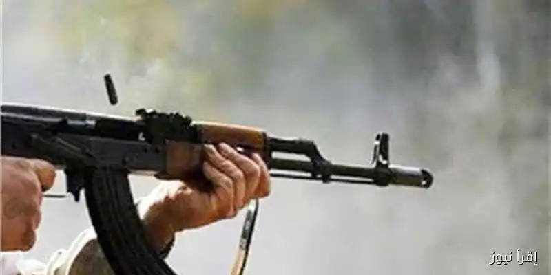 عاطل يطلق النار من سطح منزله في أسوان: مقتل شخص وإصابة آخر