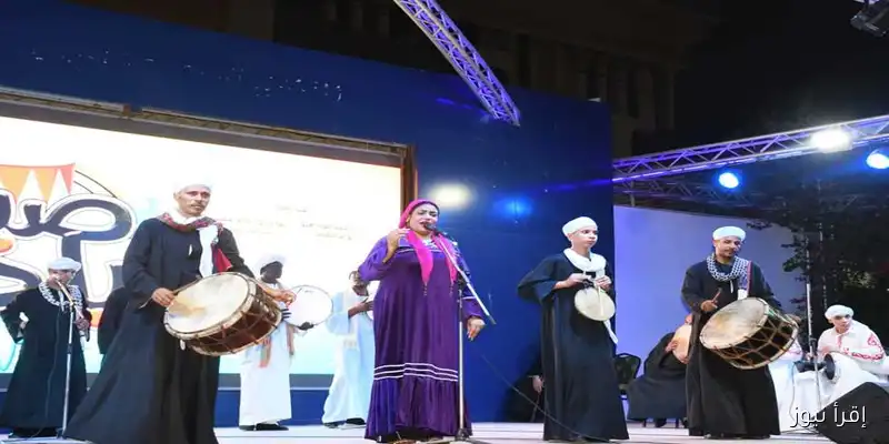 فرقة النيل للغناء الشعبي تتألق في أولى حفلاتها على مسرح النادي الاجتماعي بمطروح