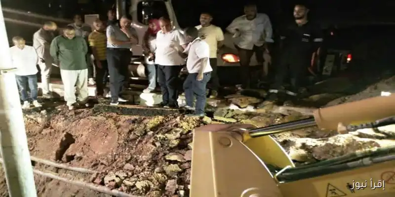 محافظ أسوان يتفقد أعمال إصلاح كسر خط الطرد الرئيسي في الكرور: جهود ميدانية لتعزيز الخدمات