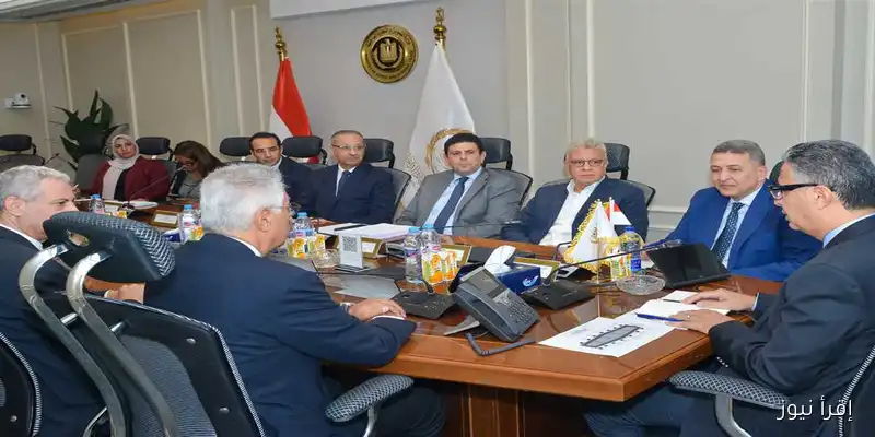 وزير التموين يلتقي برئيس مجموعة سامكريت لمتابعة مشروع المستودع الاستراتيجي في السويس