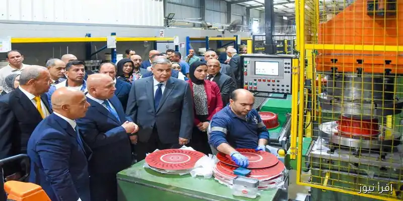 وزير الصناعة: جاهزون لتذليل عقبات المستثمرين وإطلاق مبادرة جديدة لدعم المصانع المتعثرة