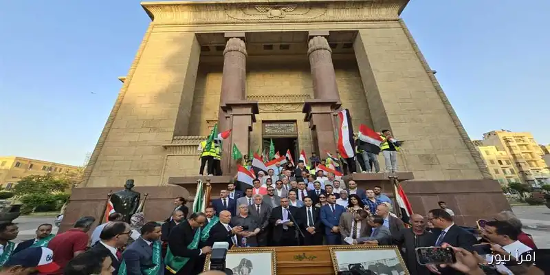 يمامة يدعو المصريين للتمسك بالوحدة أمام ضريح سعد لمواجهة التحديات (صور)